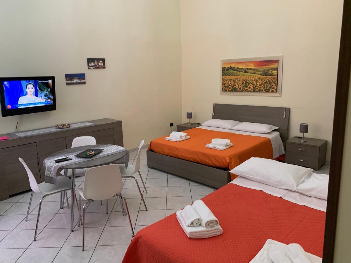 Centro Storico Napoli La Casa Di Ciro Villa Exterior foto
